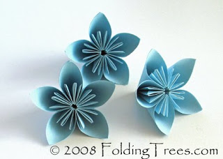 tutorial on how to make paper flower