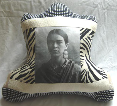 Art pillow with a zing