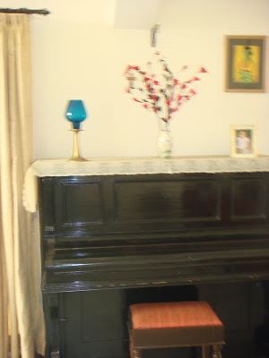 The piano at the living area