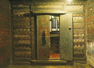 Kuthu Muth's most precious cultural treasure - a painted room