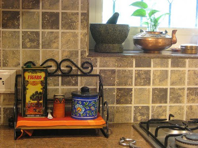 The copper tea kettle was bought from a Tibetan shop in Bodh Gaya.