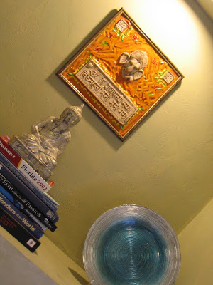 Ganesha, Buddha and turquoise plate to welcome guests