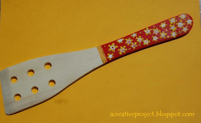 use Mehndi (Henna) stencils for painting on the wooden spoons