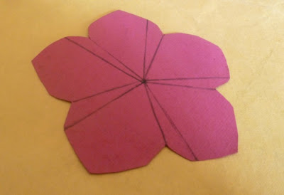 February Carnival at thekeybunch - Tutorial on how to make paper flowers for gift wrapping