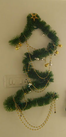 Tutorial on how to create Christmas Tree on the wall