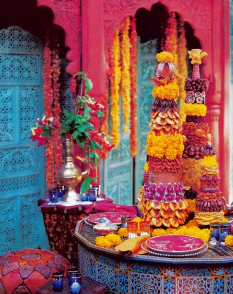 marigolds, jaipuri, moghul, beautiful plates, tablescape indian, indienne