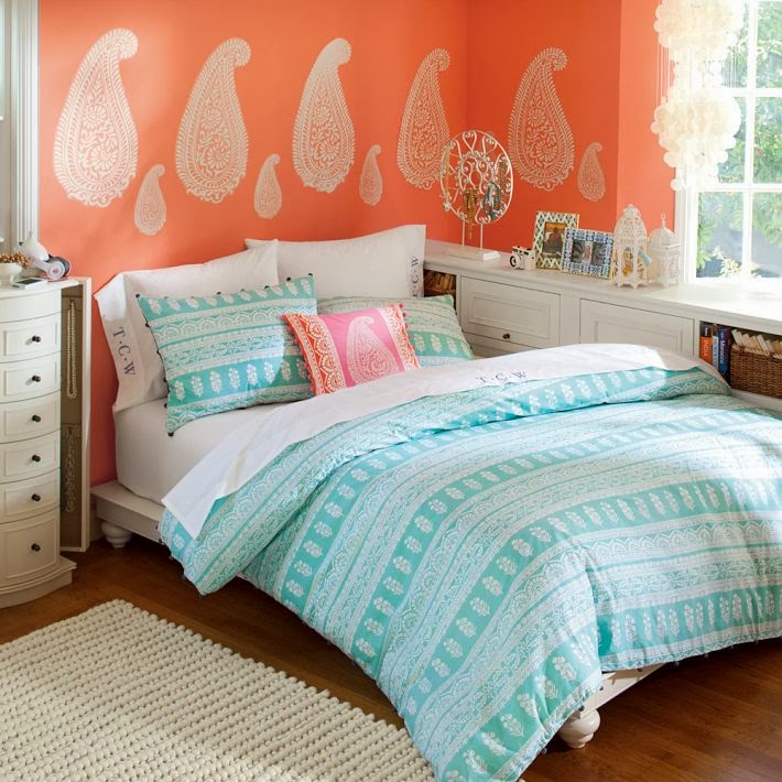paisley wall, paisley motif, indian bedsheet