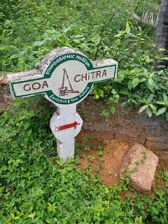 sign board to Goa Chitra