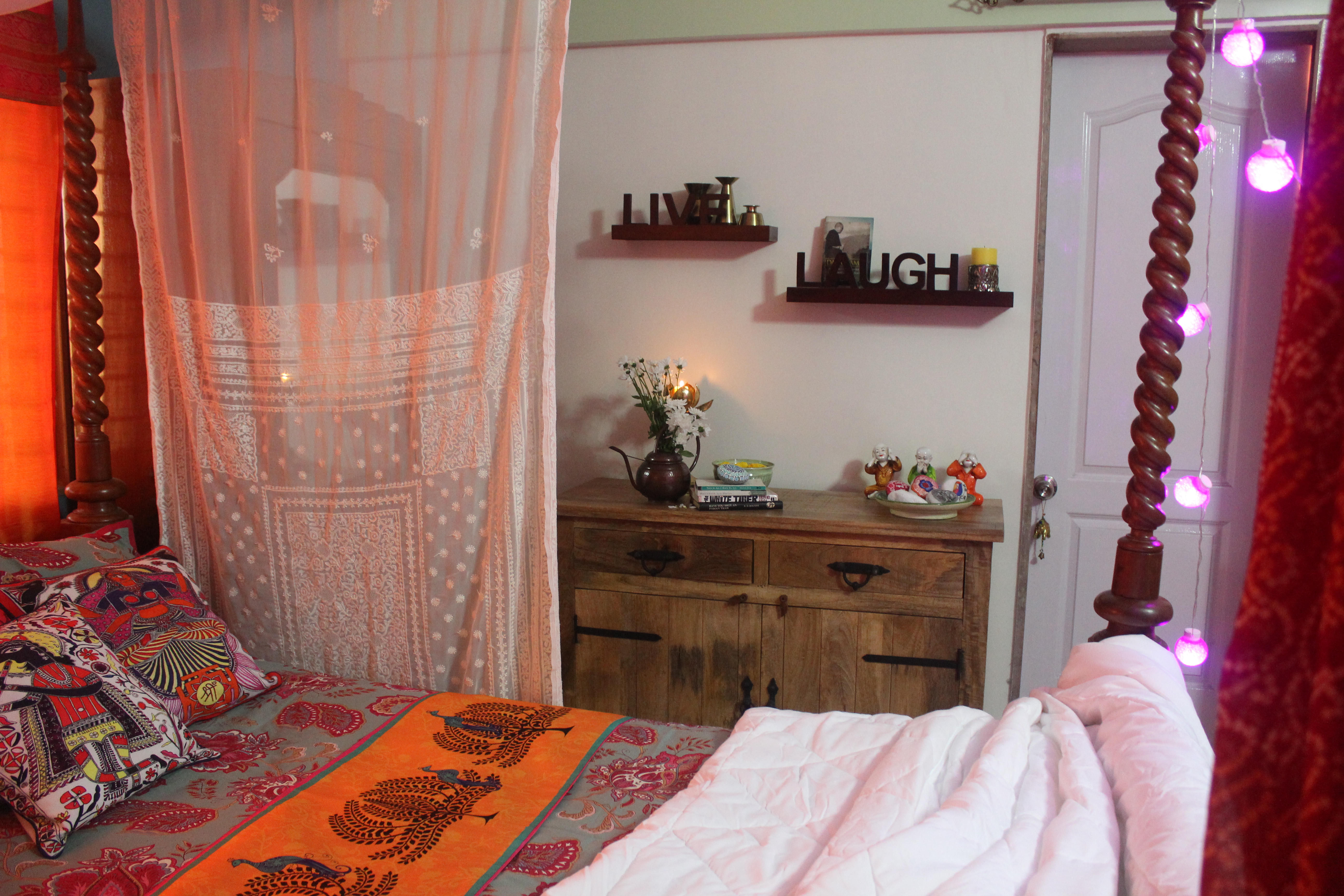 Bedroom wall decor | Color and dramatic at Bembem's Pune Home
