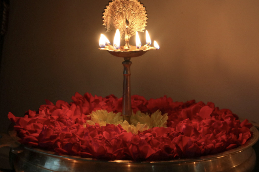 diwali festive decor - large urli