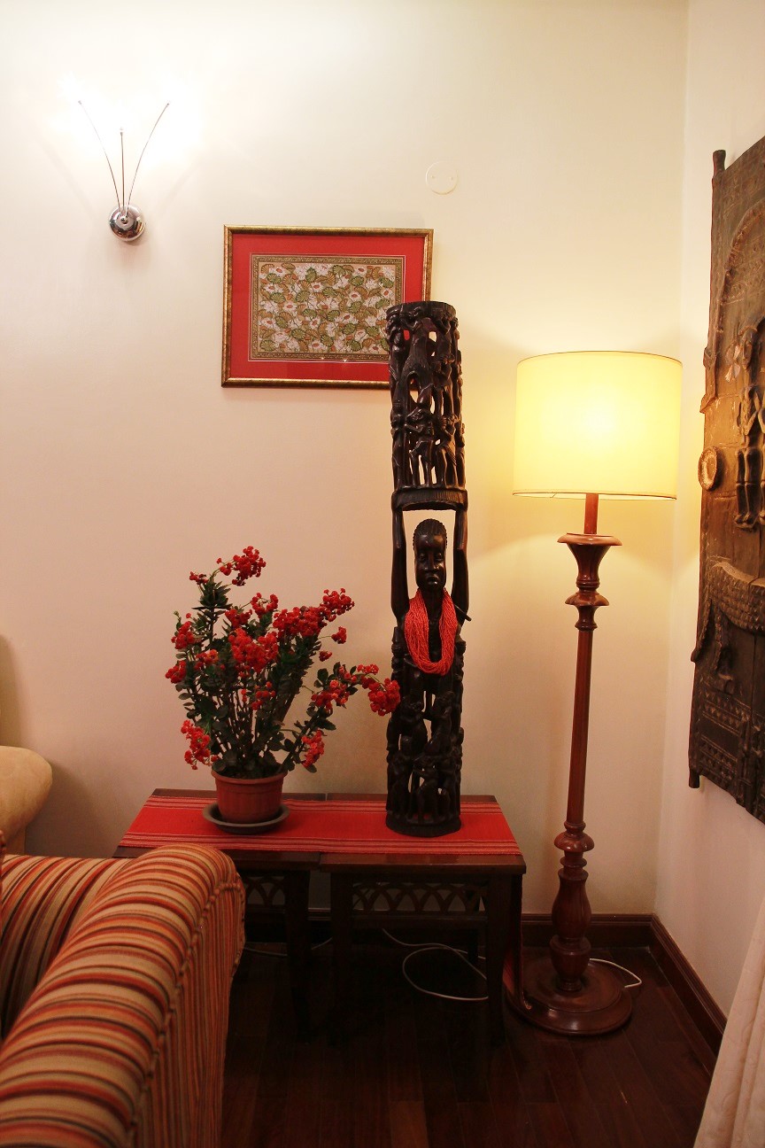 living7kenyan-wood-carving-carved-door-from-mali-patachitra-lotus-painting-from-orissa