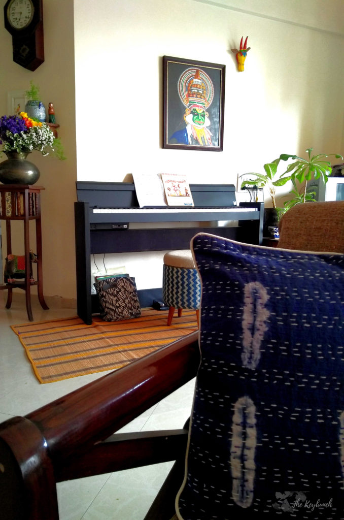 the zig zag ottoman dhurrie in indigo by sihasn