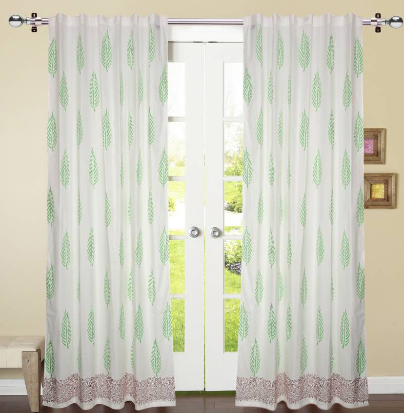 Window curtain printed in green leaf with maroon border