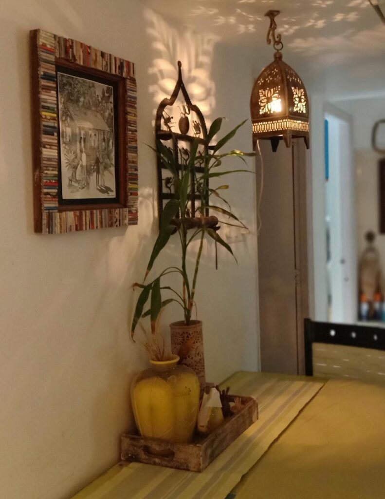 Warm, beautiful lighting lamp at the corners of Leesha's home | Pune home tour | Thekeybunch