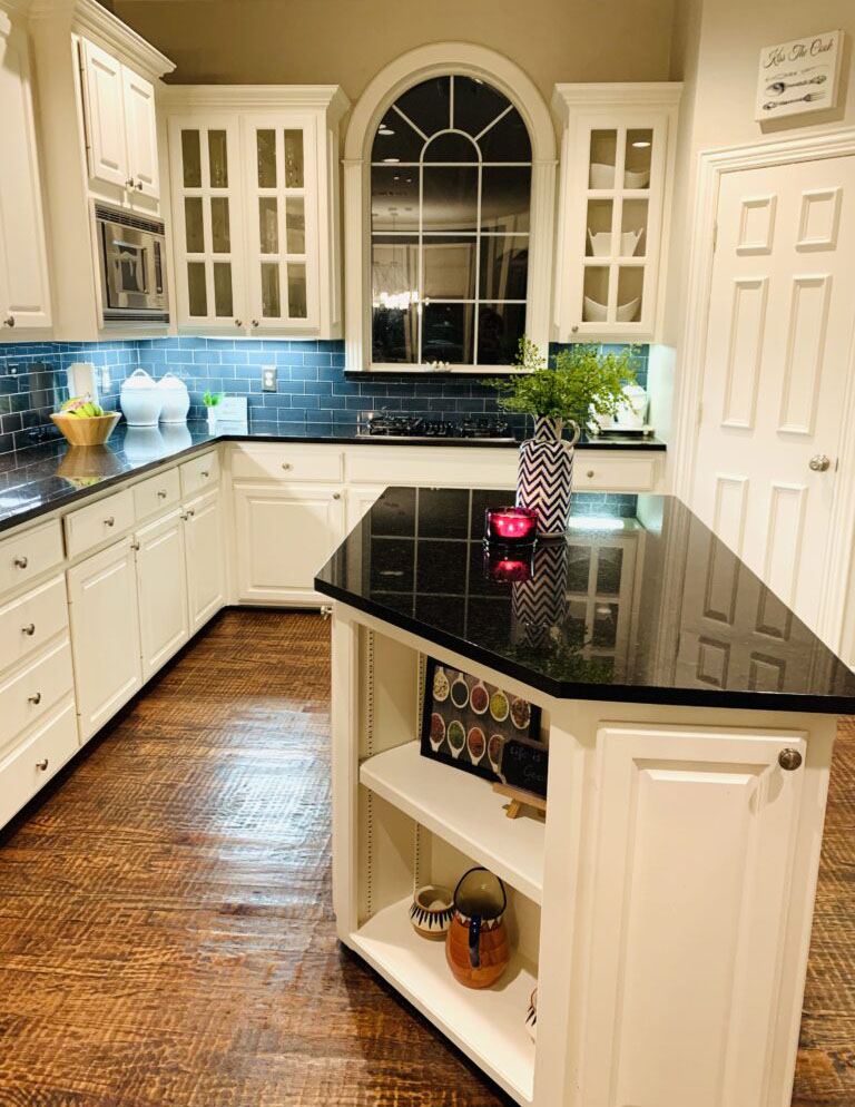 Elegant kitchen room | Ruma's Indian Home in Texas | theKeybunch decor blog