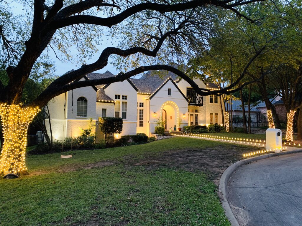 outdoor festival decoration  | Ruma's Indian Home in Texas | theKeybunch decor blog