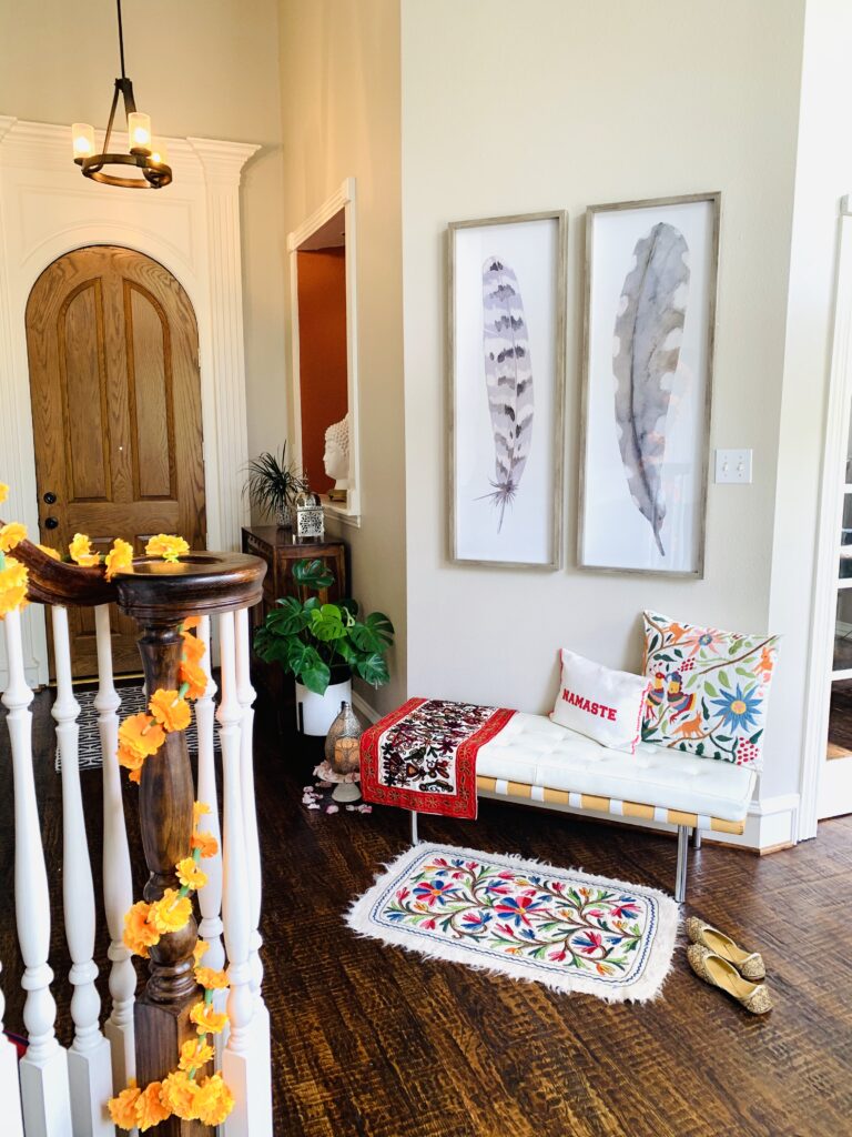 Entryway decor | Ruma's Indian Home in Texas | theKeybunch decor blog
