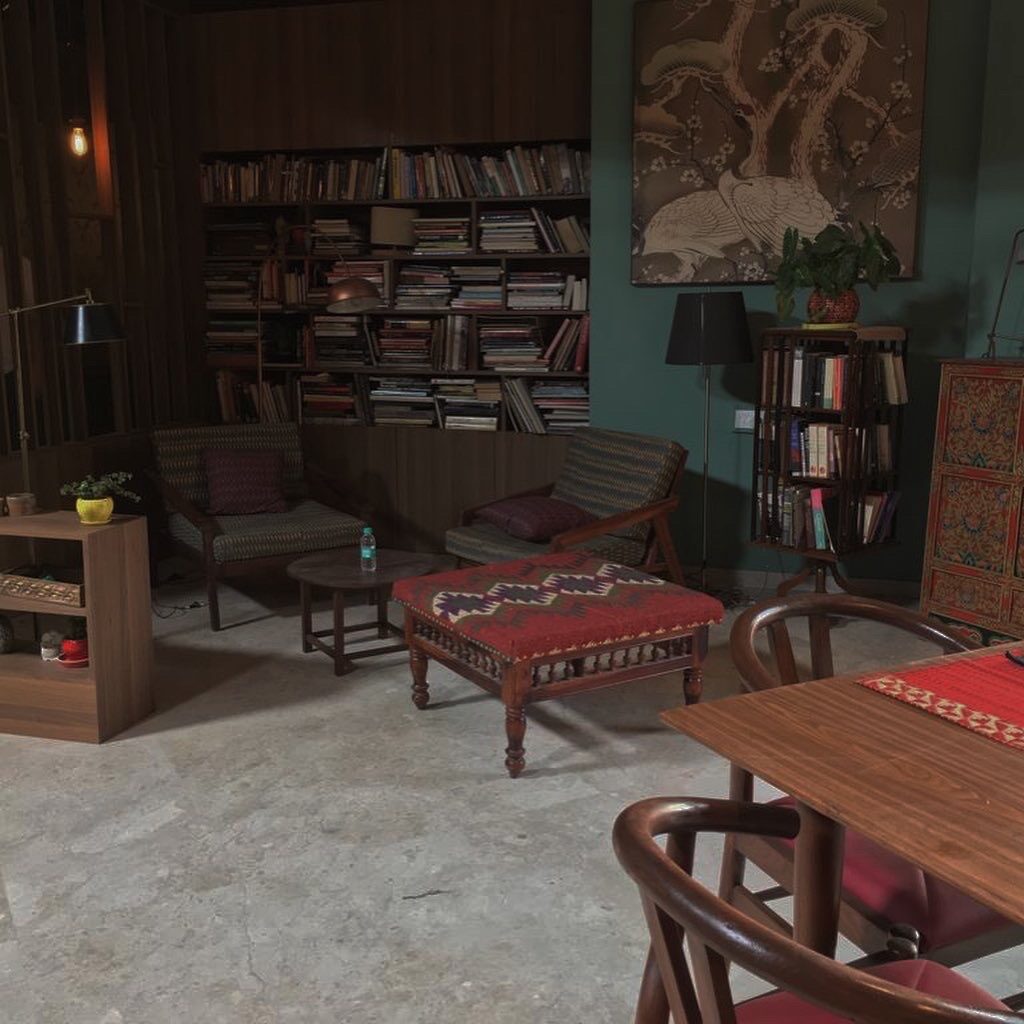 well-decorated reading room that felt authentic and real - 'Sir' Indian Movie set | theKeybunch decor blog