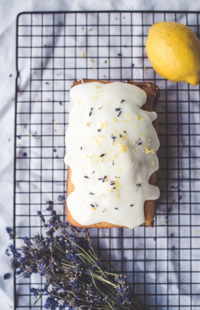 homemade lemon drizzle cake recipe - Thekeybunch decor blog