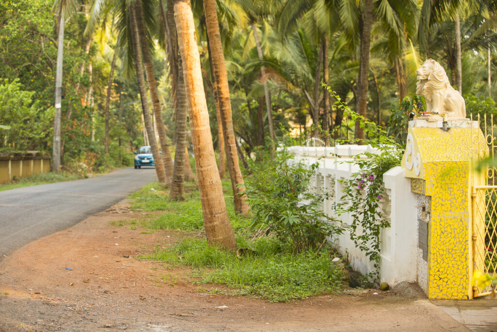 Betalbatim in Goa, India | Beautiful entrances to impeccably maintained villas | TheKeybunch decor blog