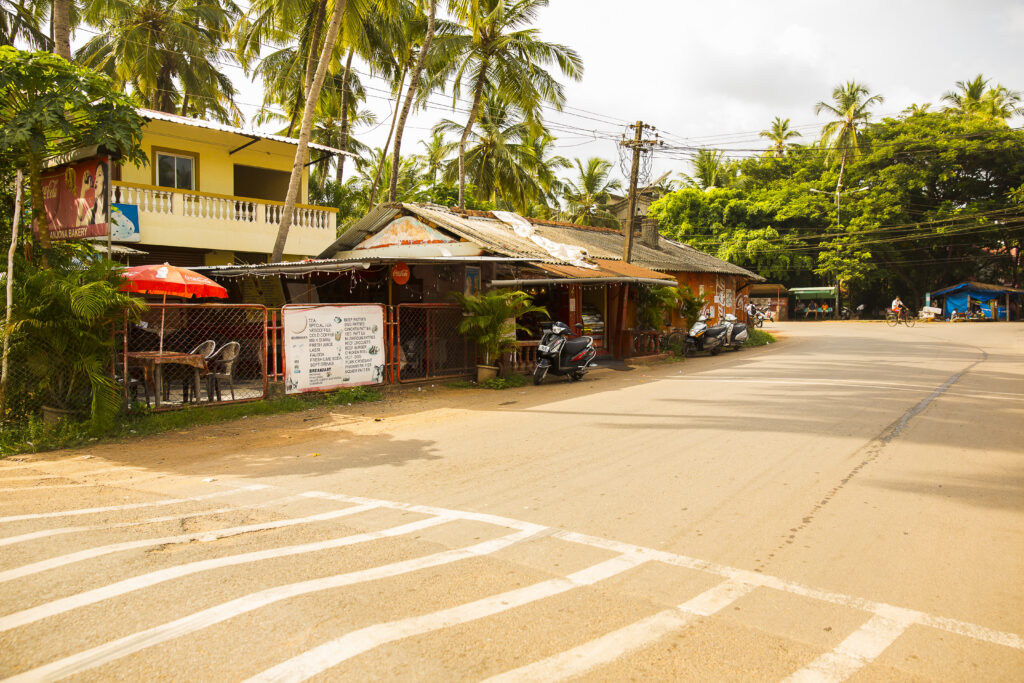 Betalbatim in Goa, India | The main road of Betalbatim where the church and Anjuna Bakery are located | TheKeybunch decor blog