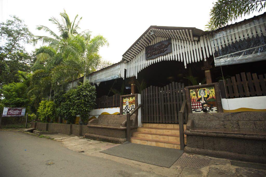 Betalbatim in Goa, India | The famous seafood restaurant Martin's Corner in South Goa | TheKeybunch decor blog