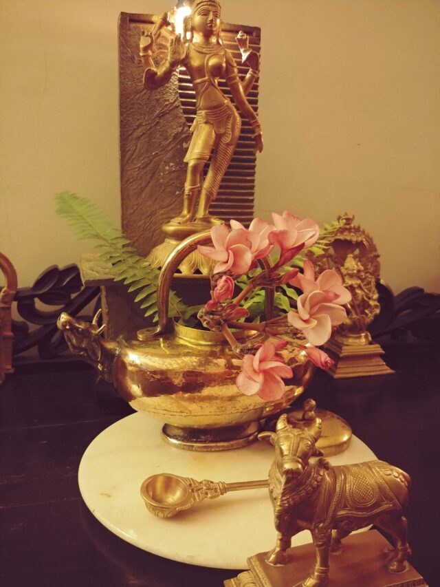 RADHIKA’S ANTIQUE-INFUSED HOME IN PUNE