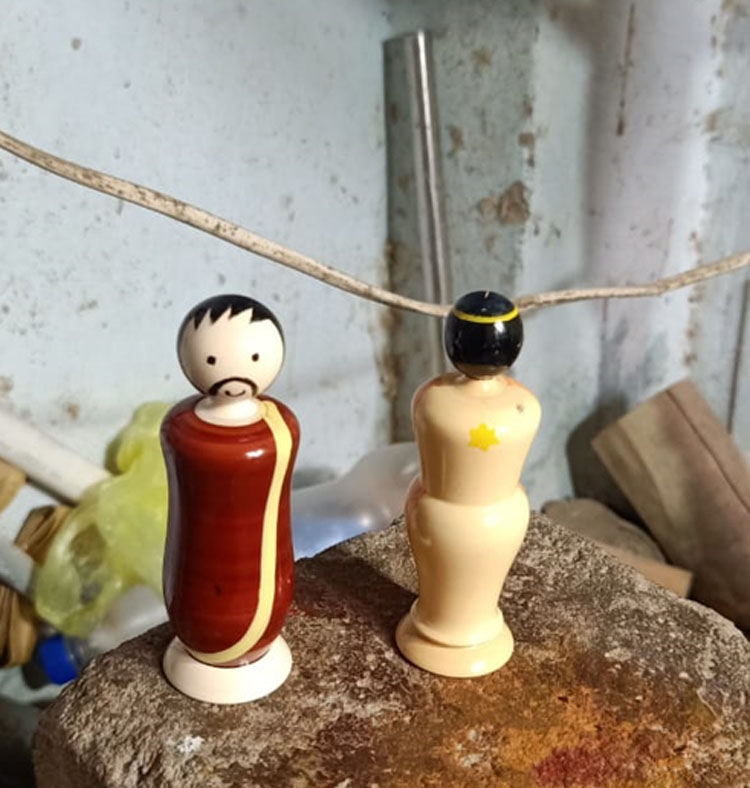 A unique Etikoppaka Nativity Set | The complete toys of Joseph and Angel