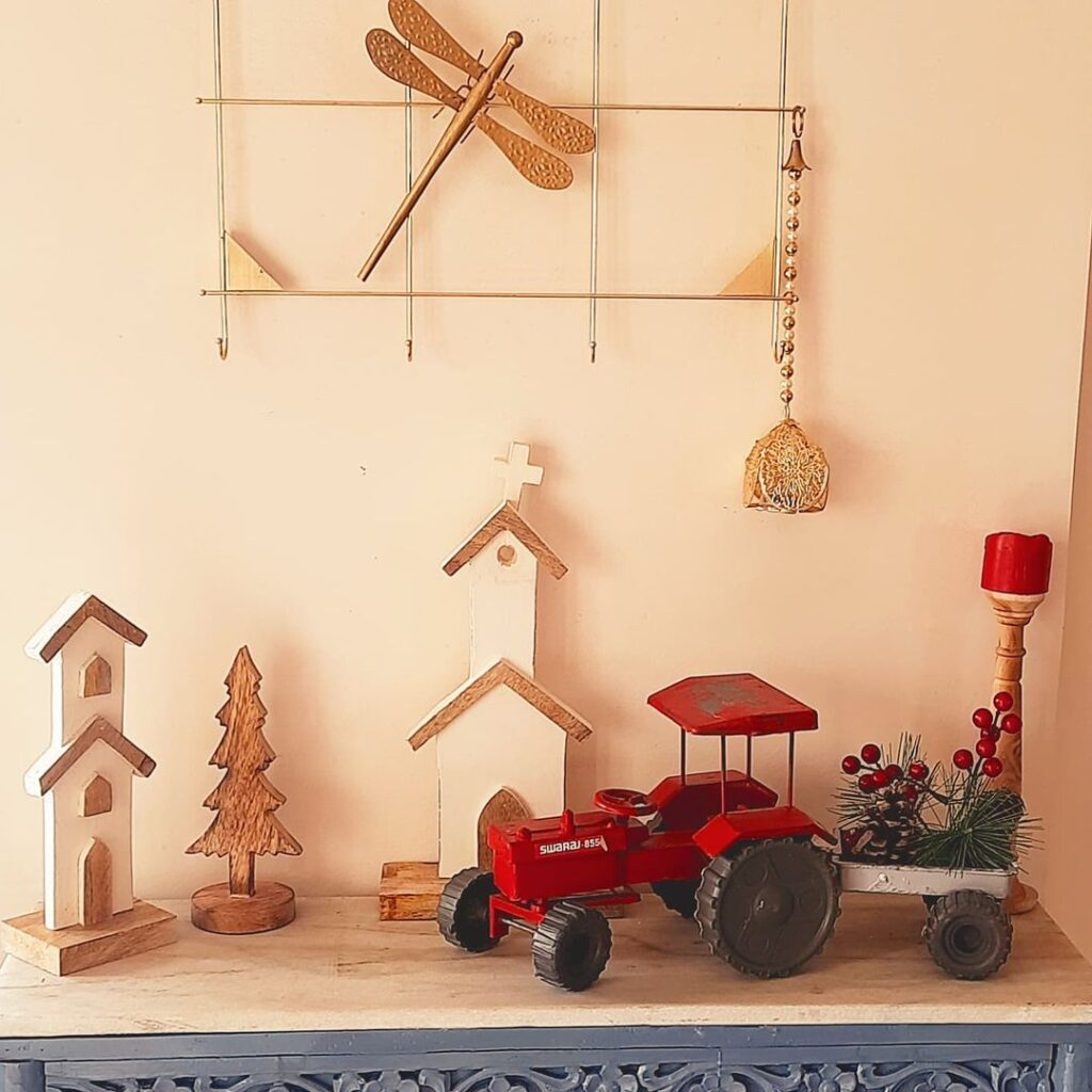Christmas home decor | The houses and tree from Christmas Village collection at thekeybunch store