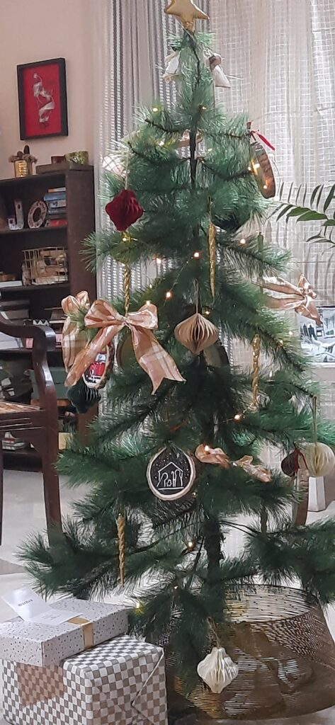 Christmas home decor | A beautiful Christmas tree