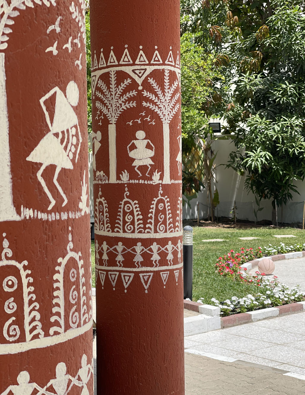 Prameela Nair's Art-Infused Home Abudhabi | Warli painting in garden