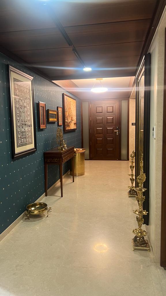 The beautiful entryway spaces and medley of decor elements | Ranjana and Milind's apartment in Pune